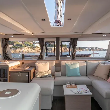 Catamarano Isla 40 *