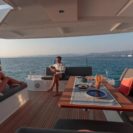 Catamarano Isla 40 *
